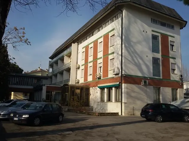 Morelli Отель Русси
